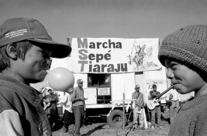 Marcha para São Gabriel, em 2003 (Foto: Ayrton Centeno)