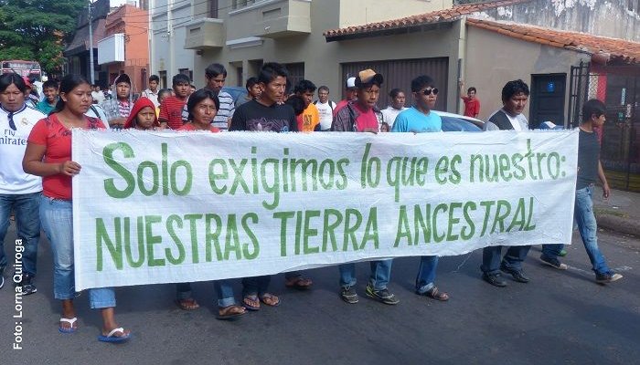 Una de las movilizaciones de la comunidad indígena. FOTO: Lorna Quiroga-Tierra Viva